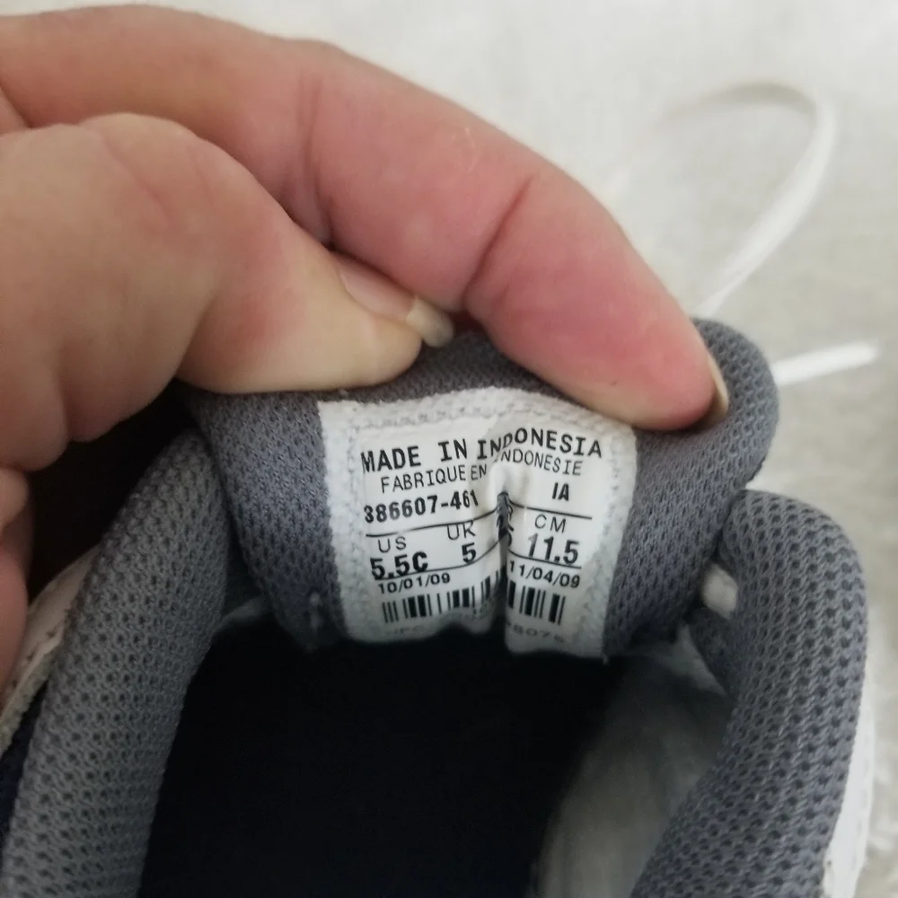 Nike 386607-461 Boys Advantage Runner